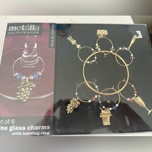 🩷free🩷Wine glass charms New in box